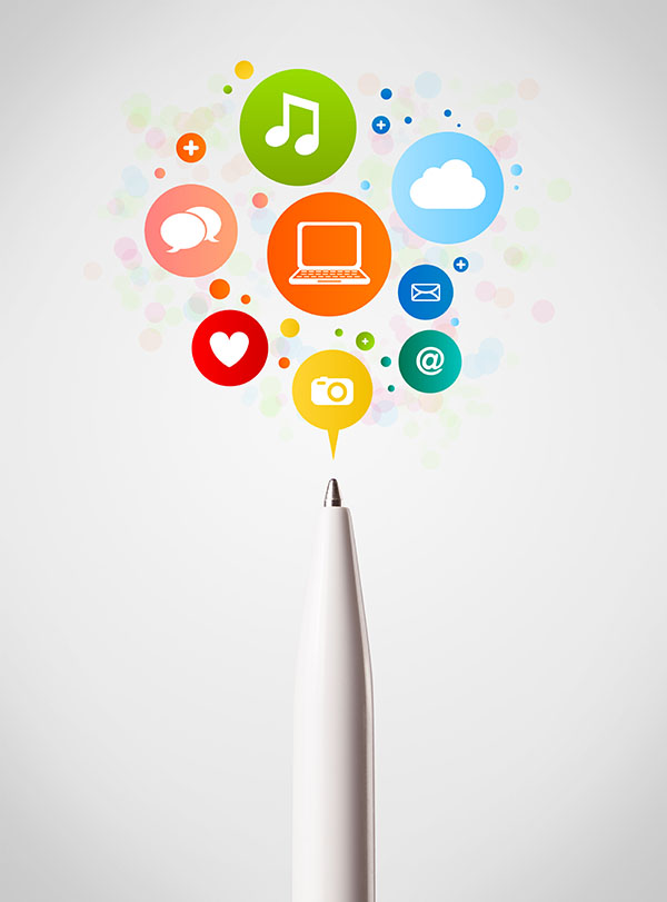 pen-close-up-with-social-network-icons